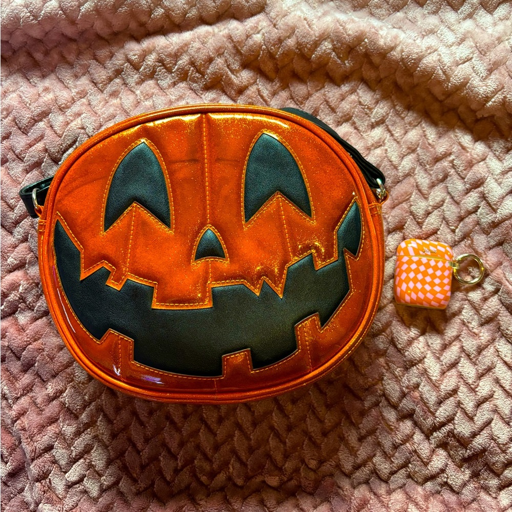 Love pain and stitches pumpkin bag